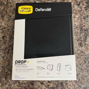 OtterBox Defender Pro Tablet Case for Apple‎ iPad- Black 10th Gen (A16
